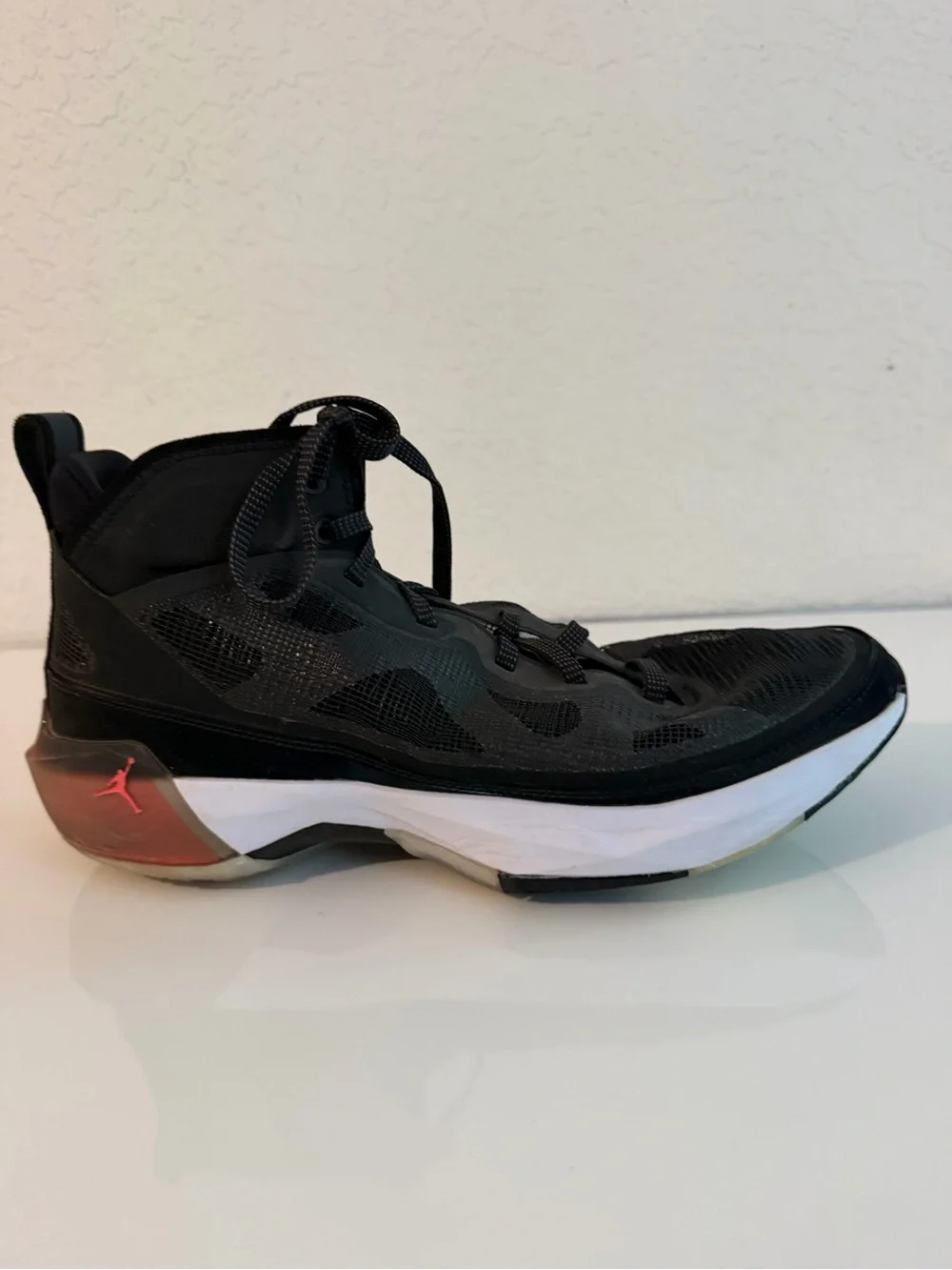 Jordan Men’s Mid Top Lace-Up Basketball Sneaker Black/White